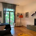 Hermoso Piso En El Centro De Apartamento *